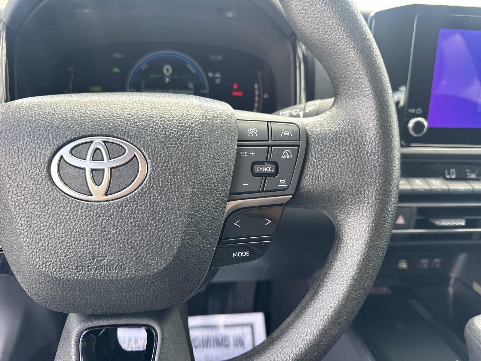 Used 2025 Ocean Gem Toyota LE image 10