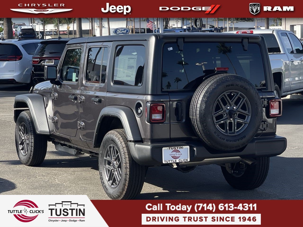 New 2026 Granite Crystal Metallic Clearcoat Jeep Sport S image 10