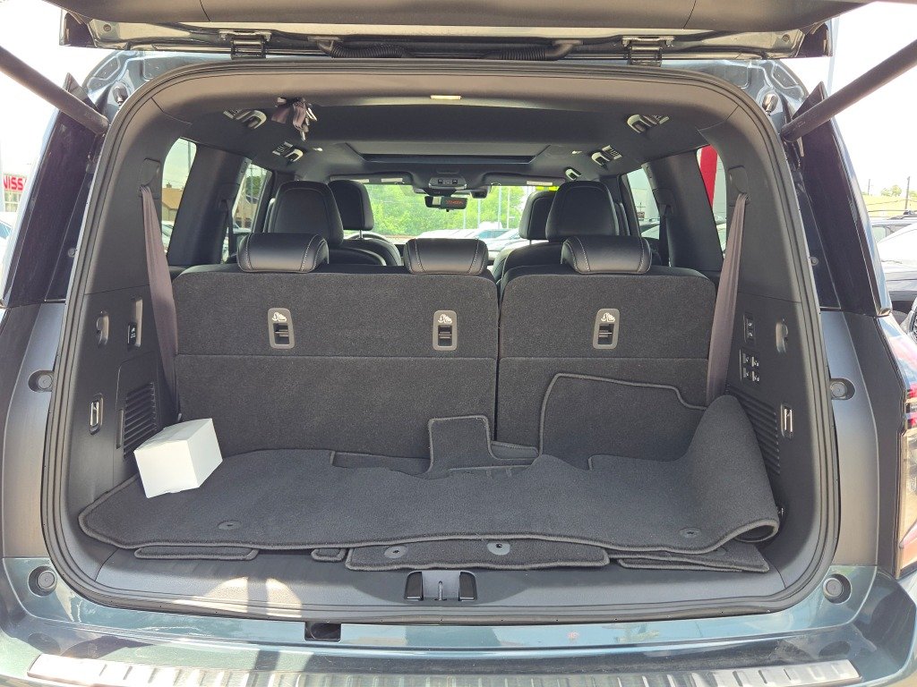 Used 2026 White Nissan PRO-4X image 16