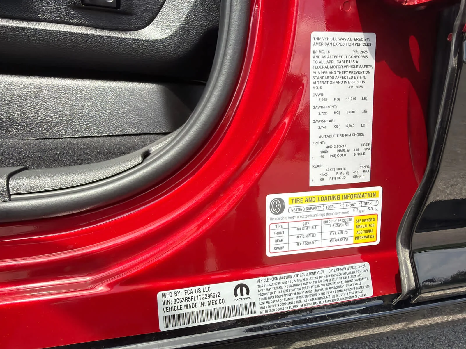 New 2026 Molten Red Pearl-Coat Exterior Paint RAM Laramie image 41