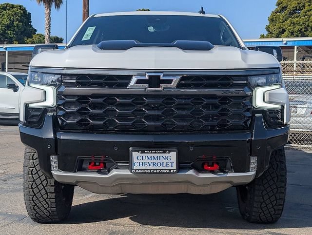 New 2026 Summit White Chevrolet ZR2 image 5