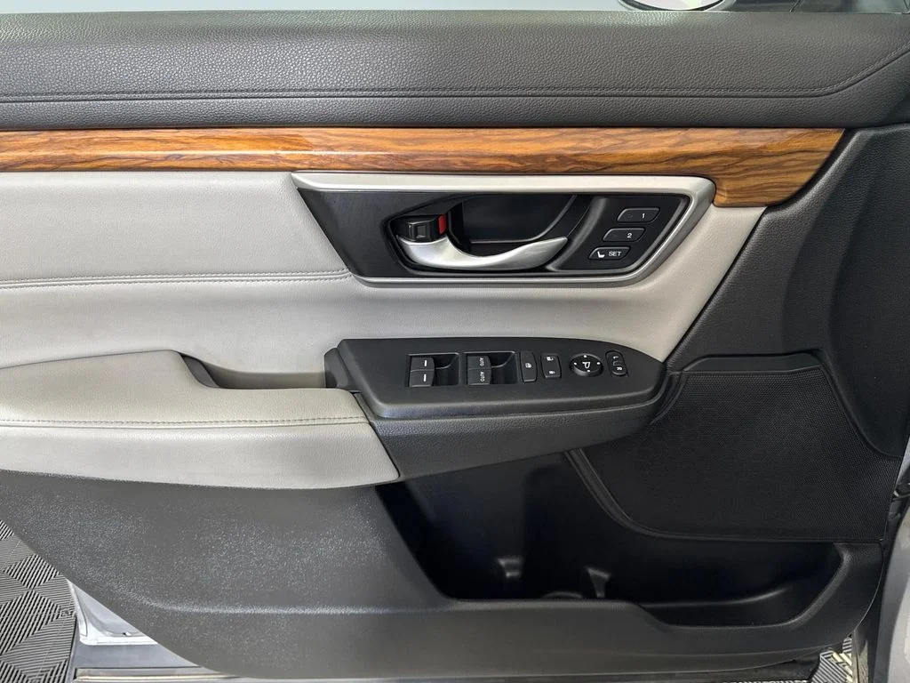 2022 Honda CR-V Touring - Photo 18