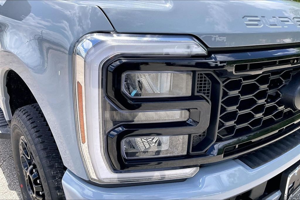New 2026 Ford Super Duty F-250 Lariat 4D Crew Cab