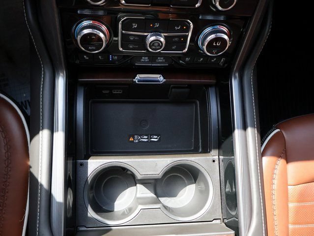 2024 GMC Yukon Denali Ultimate - Photo 29