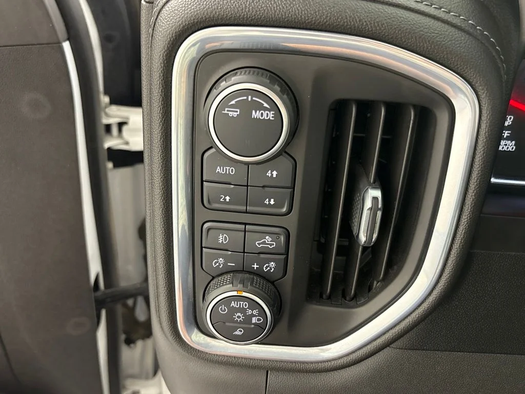 Used 2021 White Chevrolet LT Trail Boss image 41