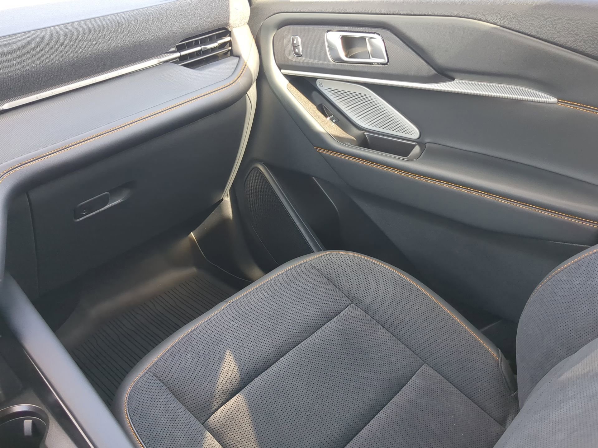 New 2026 Vapor Blue Metallic Ford Tremor® image 51