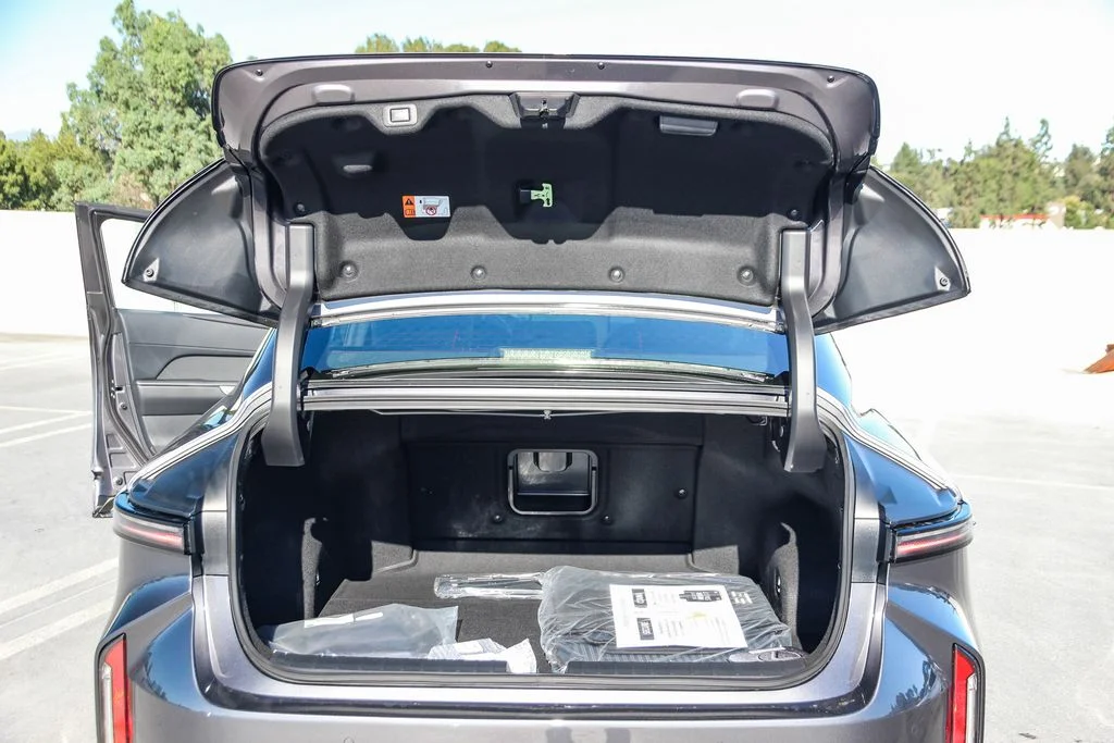 New 2026 Cloudburst Gray Lexus ES 350e PREMIUM image 25