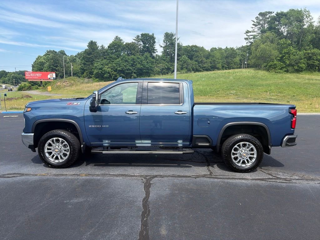 Used 2025 Lakeshore Blue Metallic Chevrolet LTZ image 5