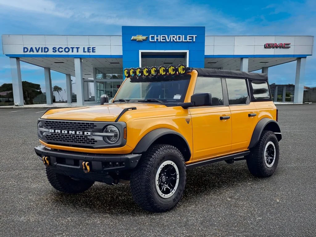 Used 2021 Cyber Orange Met Ford Base image 1