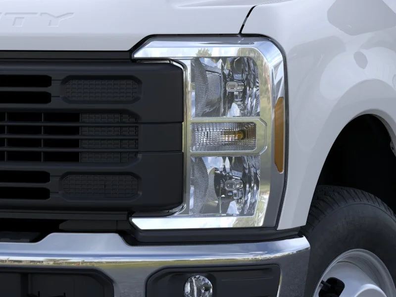 New 2026 Oxford White Ford F-350® XL image 30