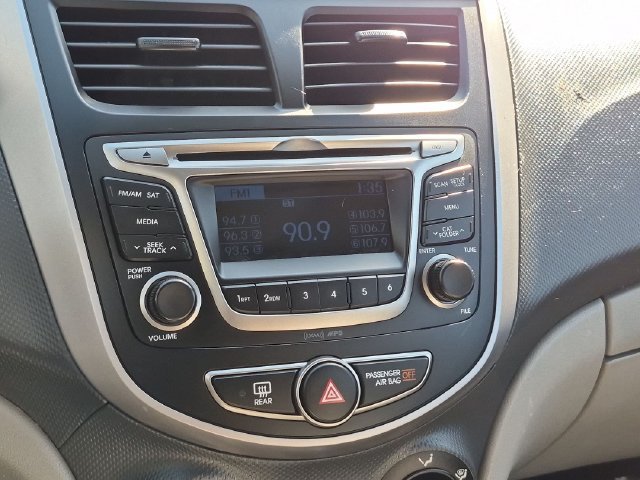 2017 Hyundai Accent SE - Photo 17