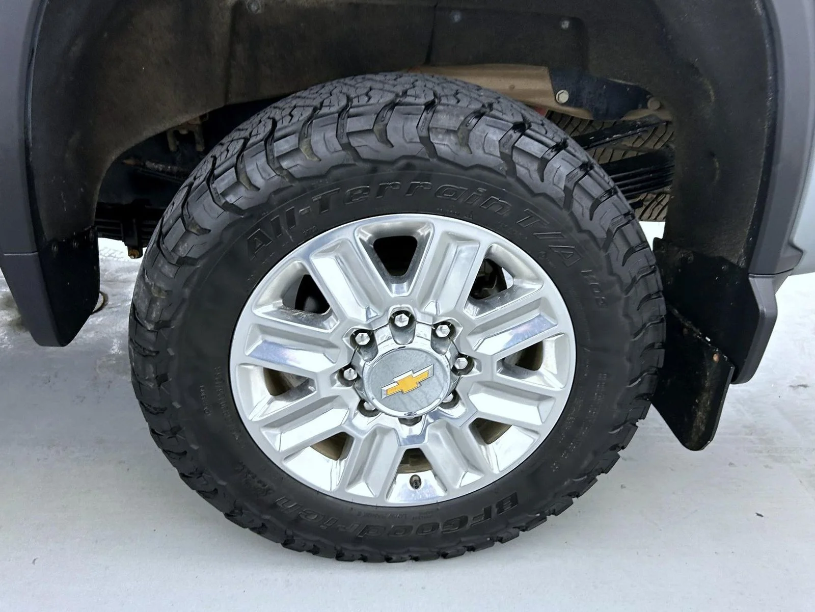 Used 2024 Gray Chevrolet High Country image 23