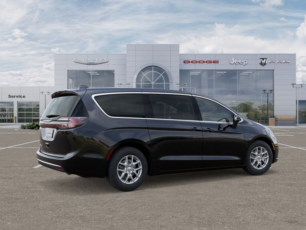 New 2026 Diamond Black Crystal Pearl-Coat Exterior Paint Chrysler Select image 4
