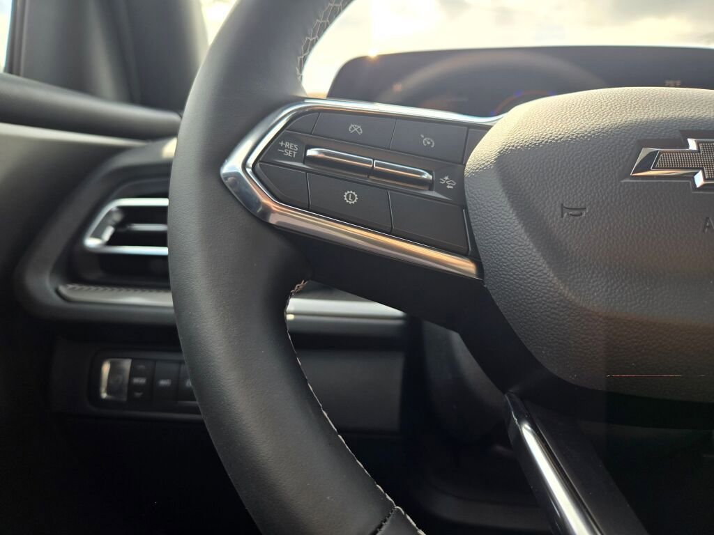 New 2026 Summit White Chevrolet LT image 29