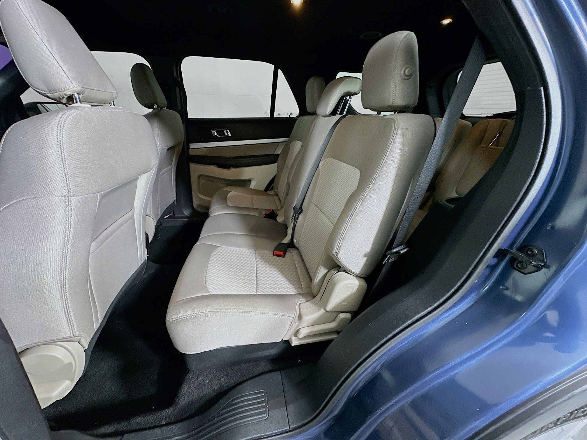Used 2019 Blue Metallic Ford Base image 25