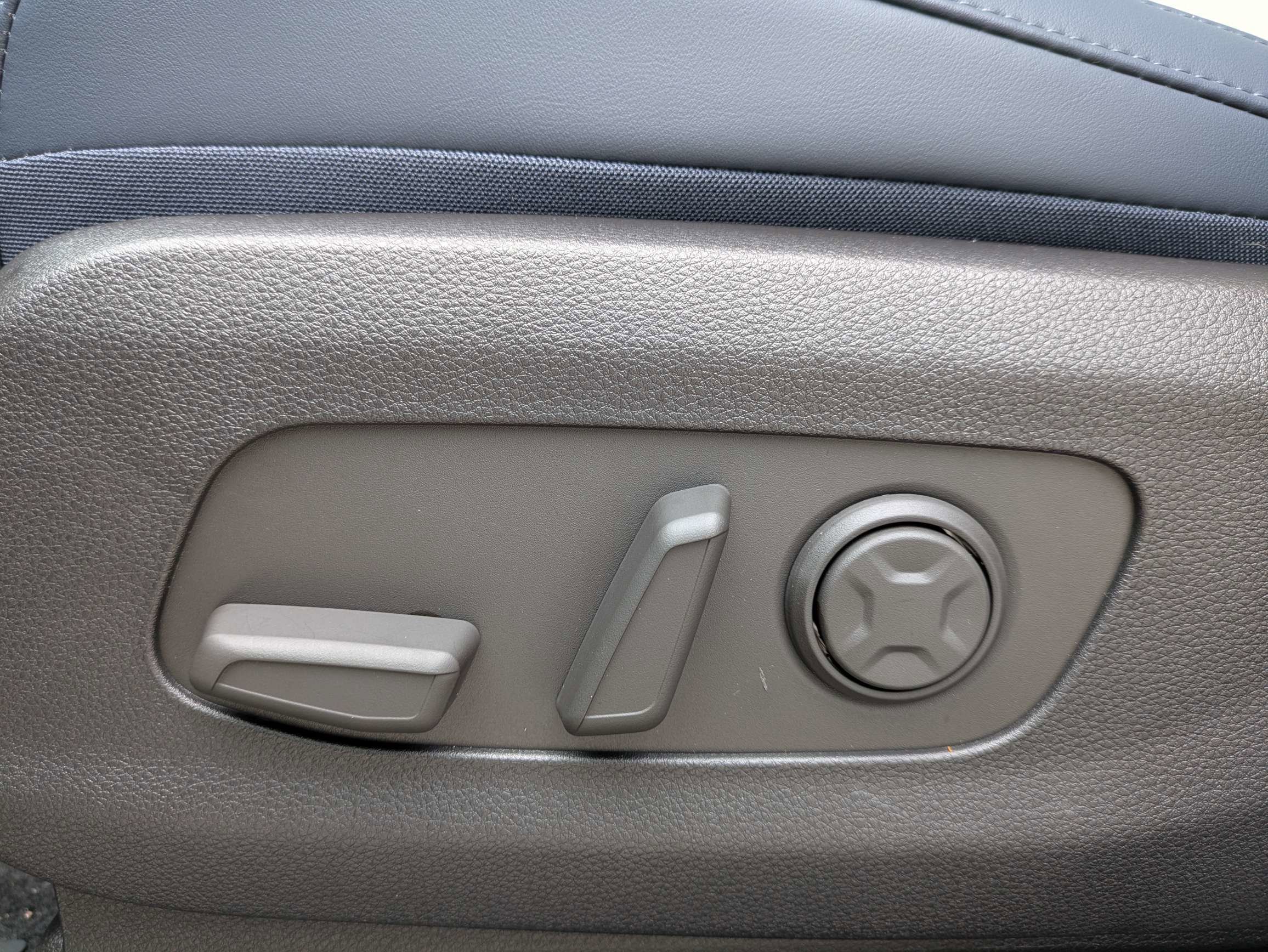 New 2026 Panthera Metal Kia EX image 29