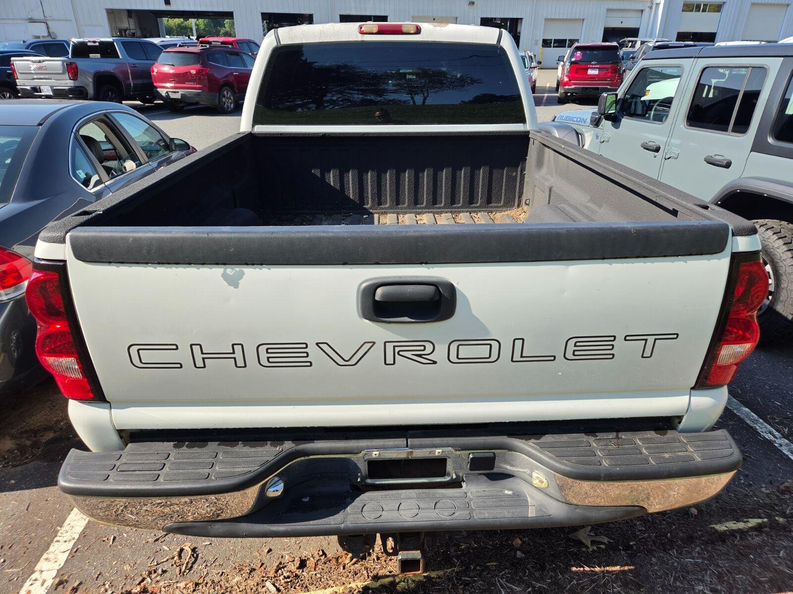 Used 2007 Summit White Chevrolet Work Truck image 7