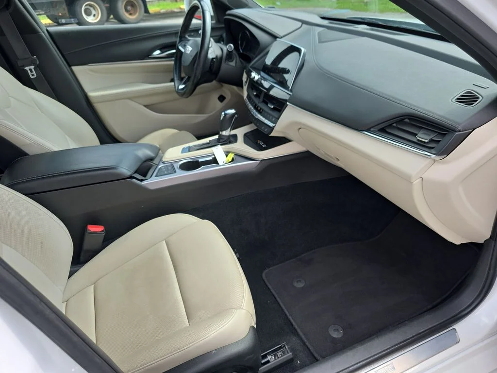 Used 2024 White Cadillac Premium Luxury image 31