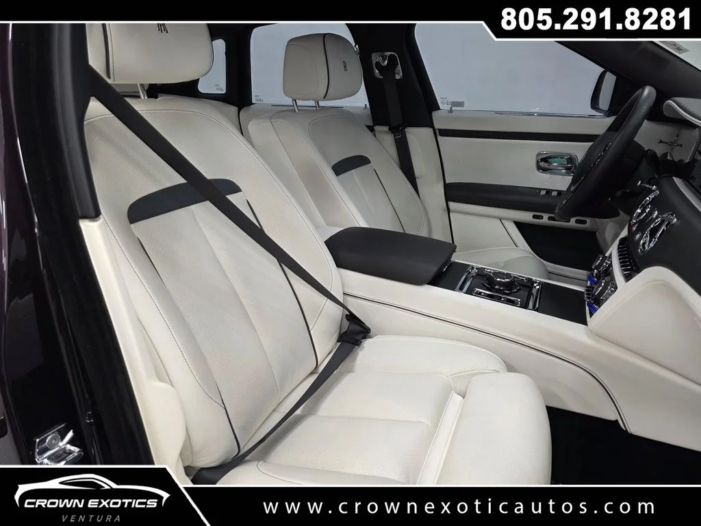 Used 2023 Purple Rolls-Royce Base image 25
