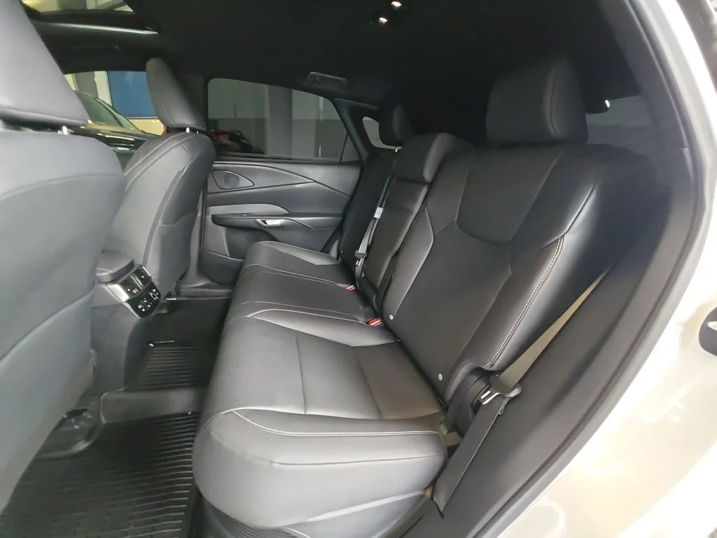 Used 2023 White Lexus 350h Premium Plus image 22