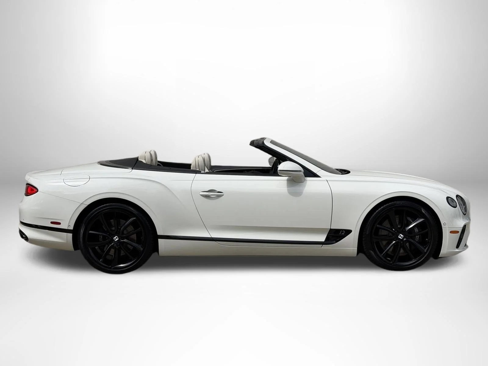 Used 2020 Glacier White Bentley  image 5