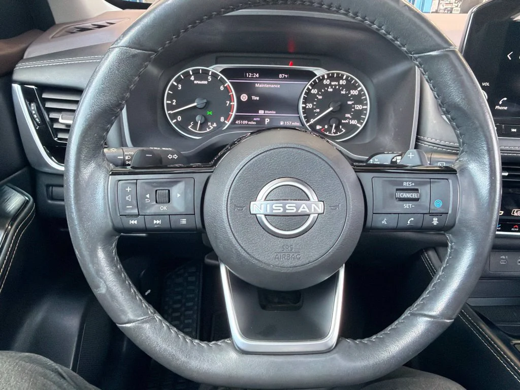 Used 2023 Boulder Gray Pearl Nissan SL image 23
