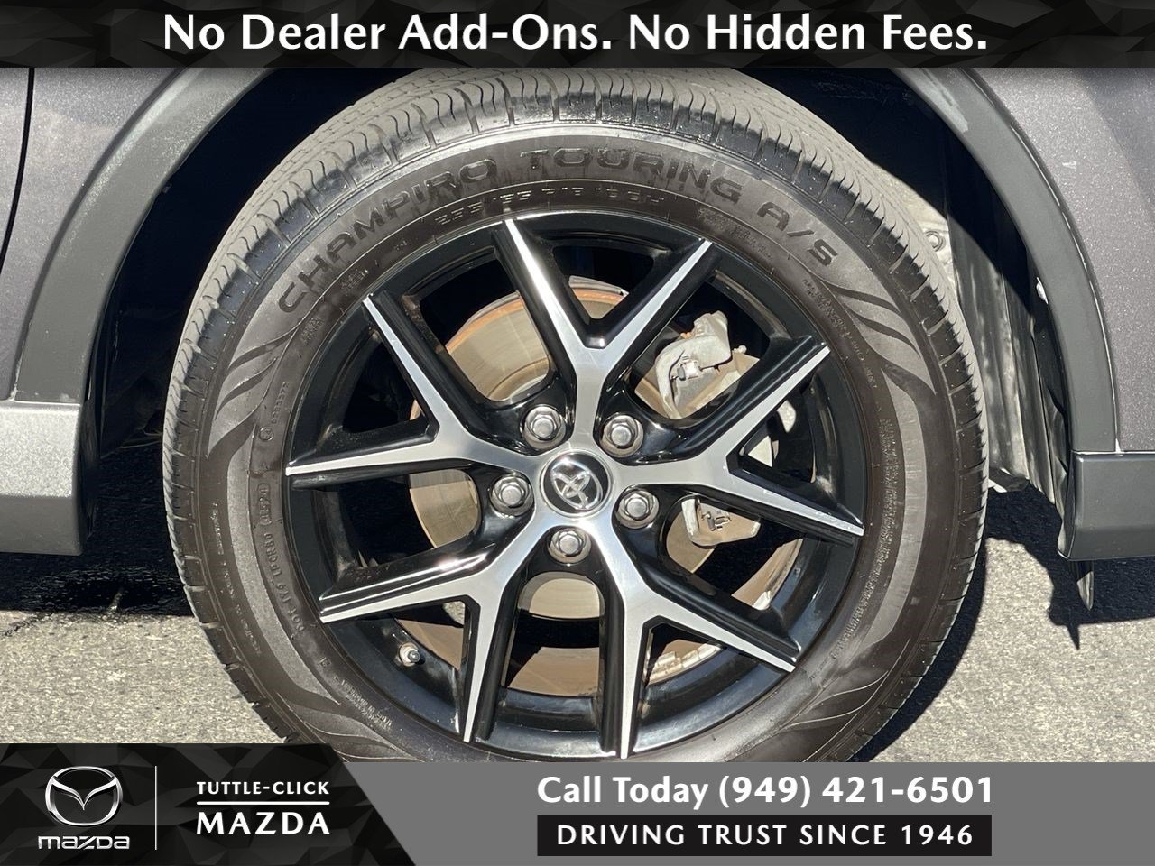 Used 2016 MAGNETIC GRAY MET Toyota SE image 10