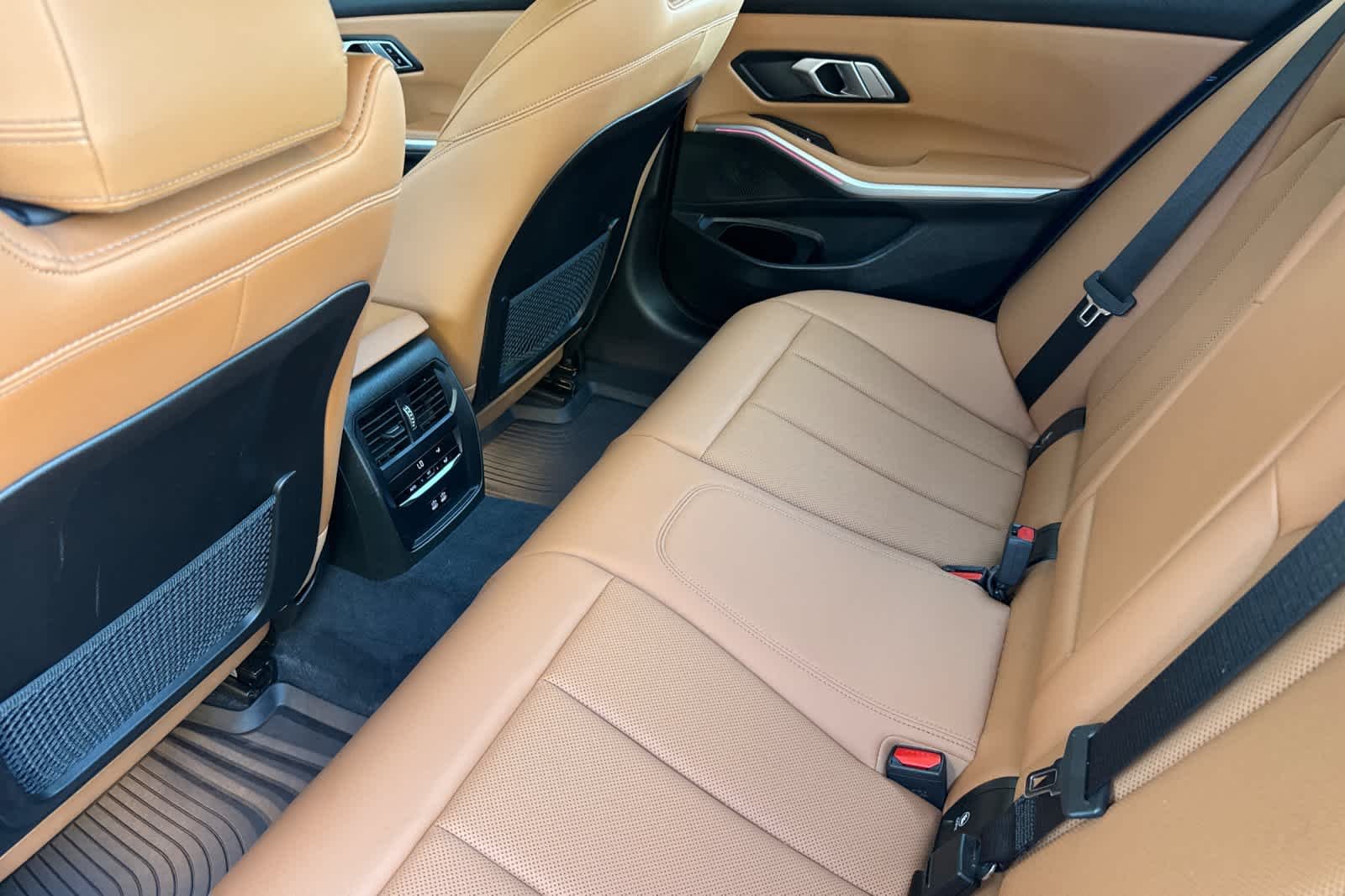Used 2023 Phytonic Blue Metallic BMW 330e image 4