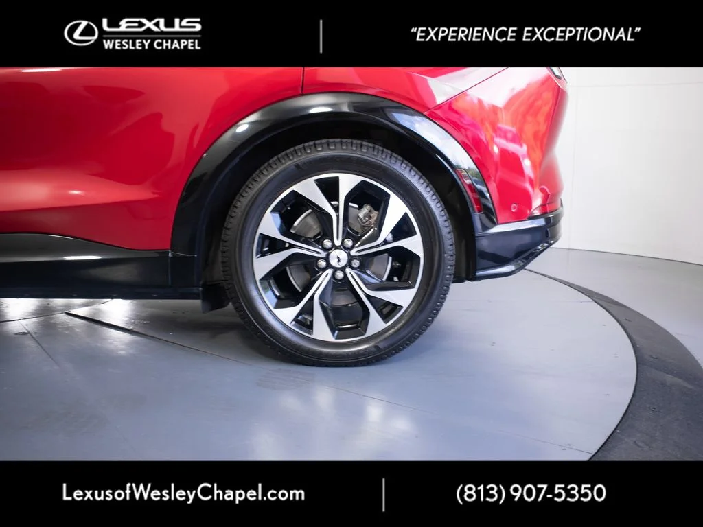 Used 2022 Red Ford Premium image 11