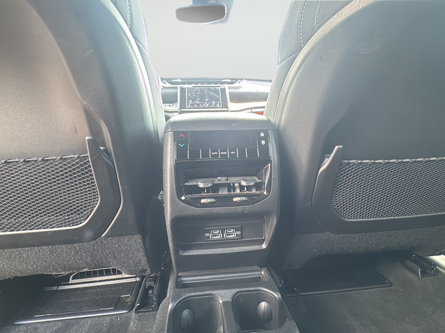 Used 2024 White Jeep Laredo image 31