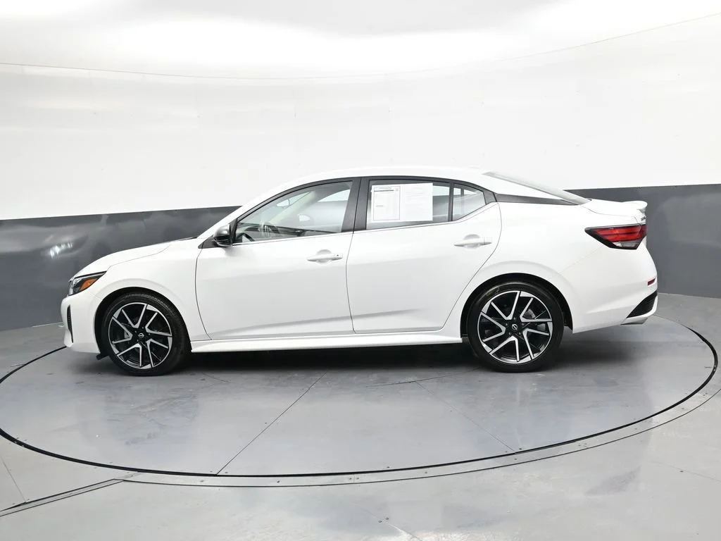 Used 2025 White Nissan SR image 10