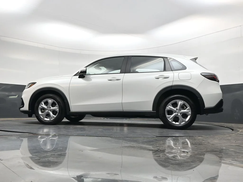 Used 2023 Platinum White Pearl Honda LX image 34