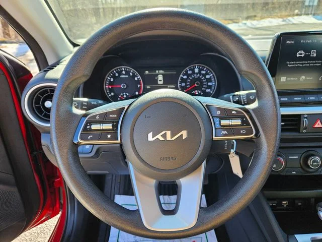 Used 2024 Red Kia LXS image 31