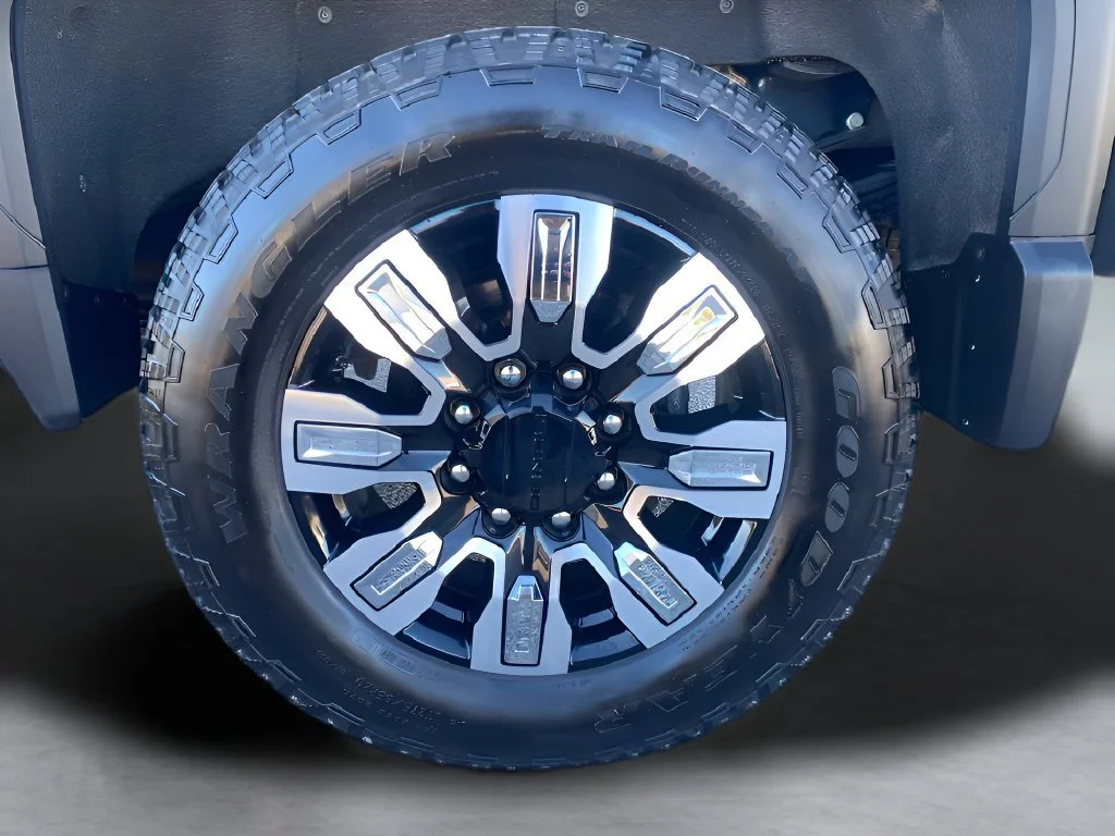 Used 2025 Onyx Black GMC Denali image 45