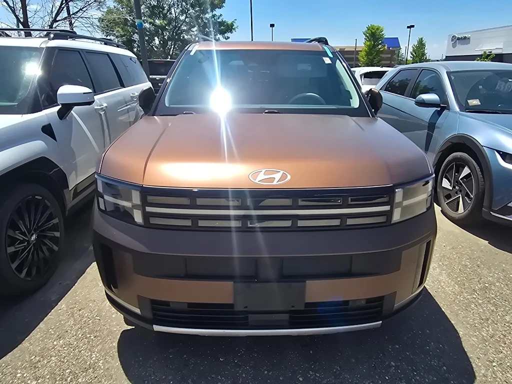 Used 2025 Earthy Brass Matte Hyundai Limited image 7