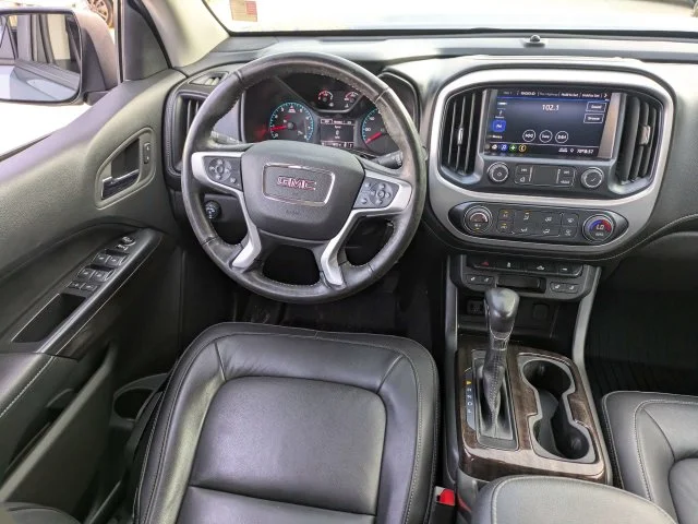 Used 2022 Gray GMC Elevation image 16