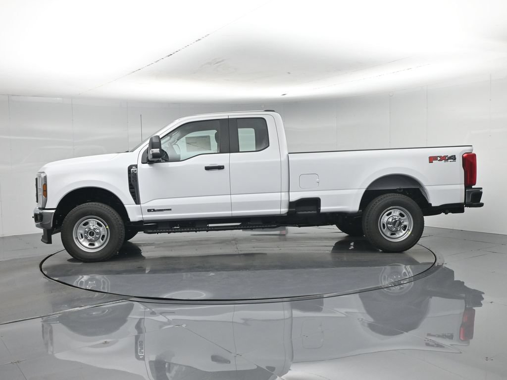 New 2026 Oxford White Ford XL image 27