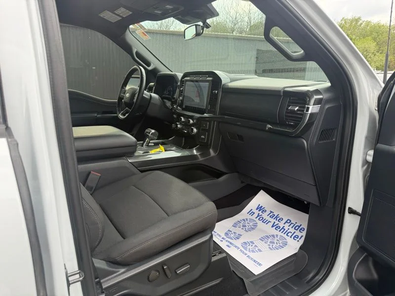 Used 2021 White Ford XLT image 18