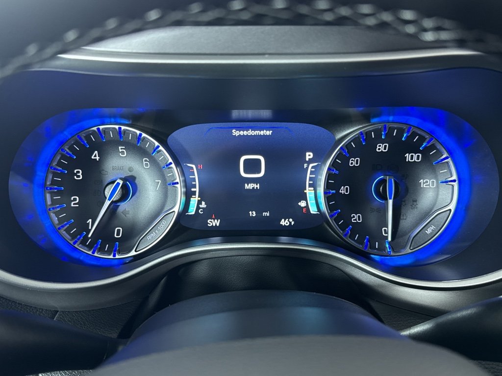 New 2026 Hydro Blue Pearl-Coat Exterior Paint Chrysler Select image 13