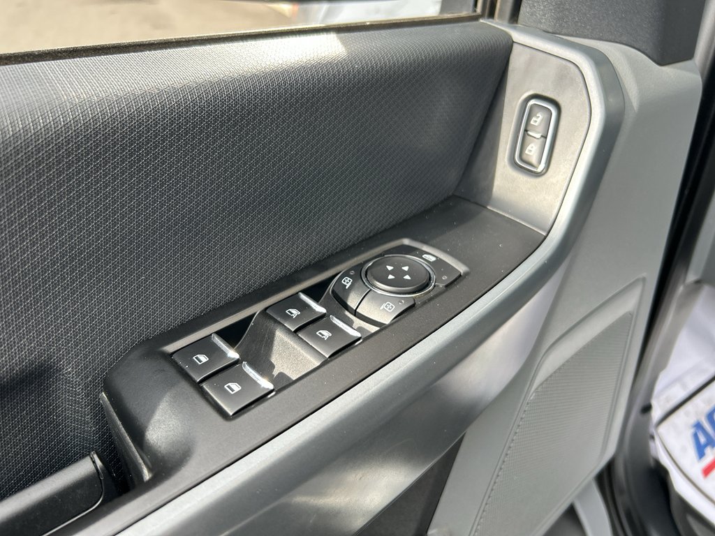 Used 2022 Silver Ford XLT image 17