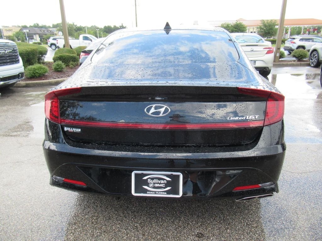 Used 2022 Black Hyundai Limited image 6