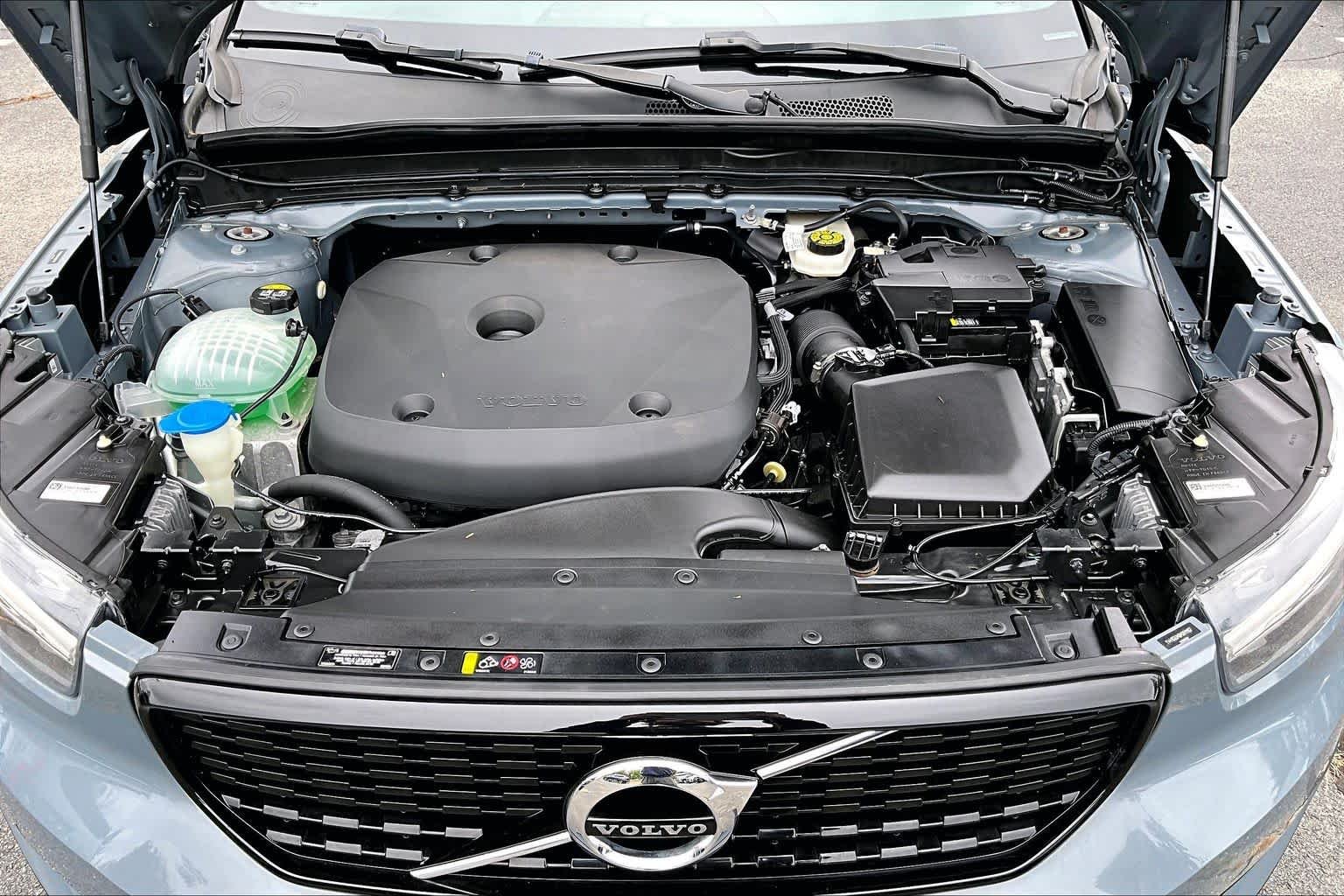 Used 2021 Thunder Grey Metallic Volvo R-Design image 29