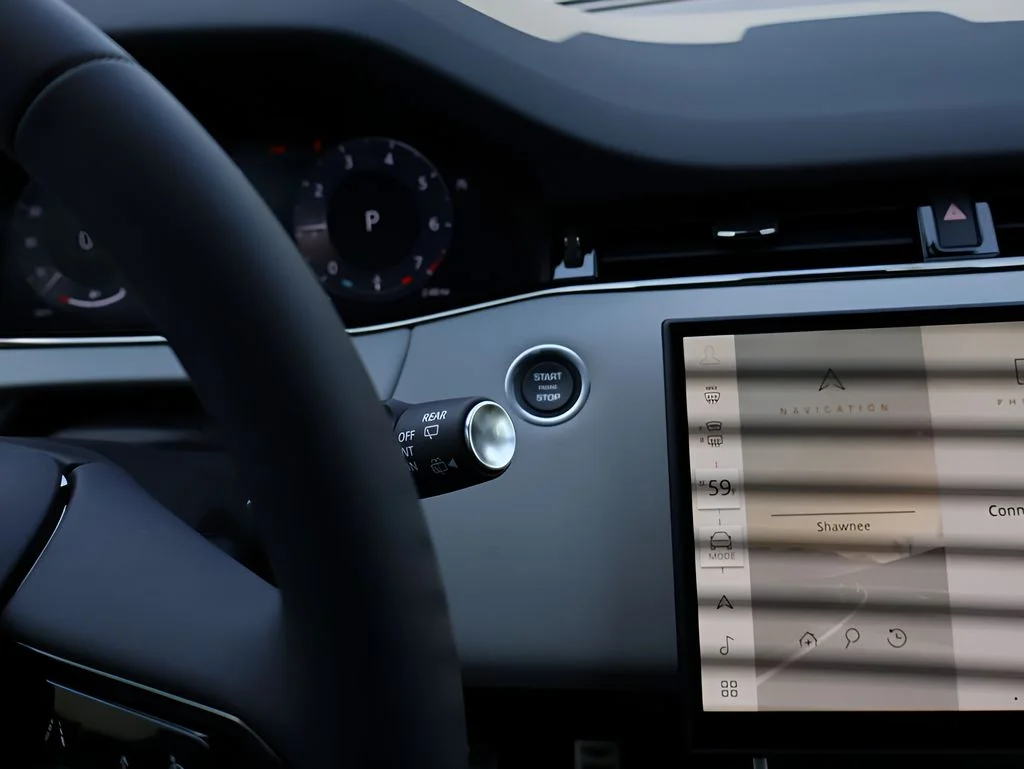 New 2026 Tribeca Blue Metallic Land Rover Hoxton Edition image 28