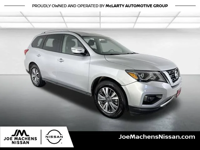 2020 Nissan Pathfinder SV