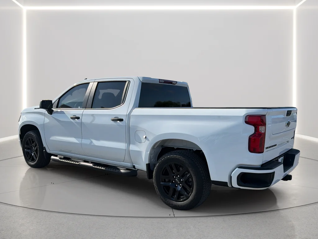 Used 2024 White Chevrolet Custom image 14
