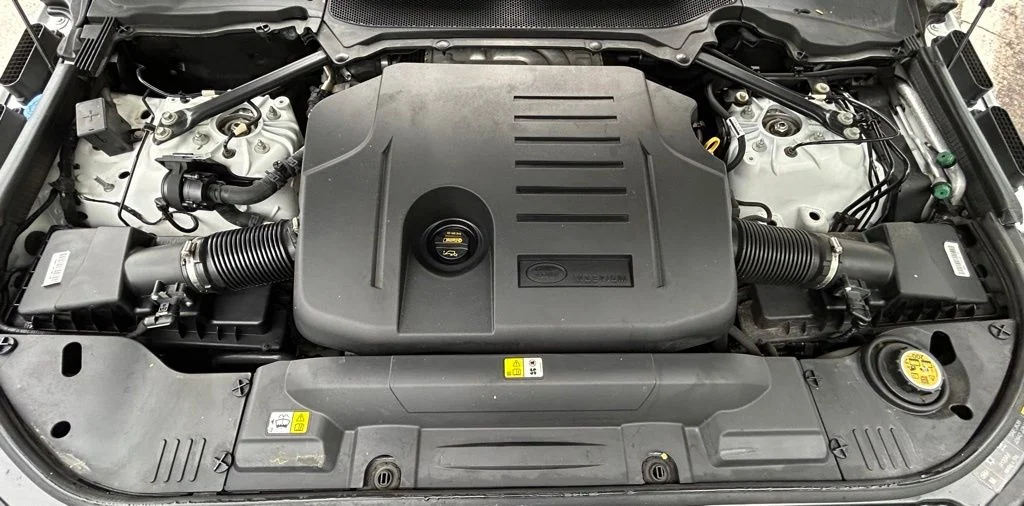 Used 2021 White Land Rover HSE Silver Edition image 51