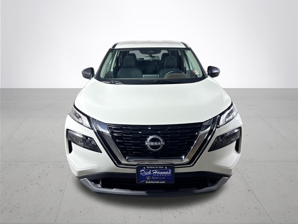 Used 2023 Glacier White Nissan S image 3