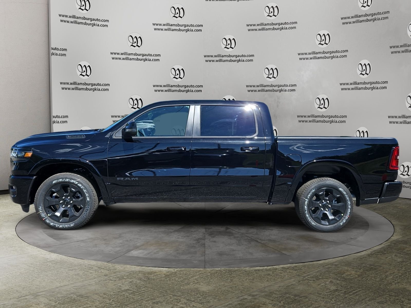 New 2026 Diamond Black Crystal Pearl-Coat Exterior Paint RAM Big Horn/Lone Star image 2