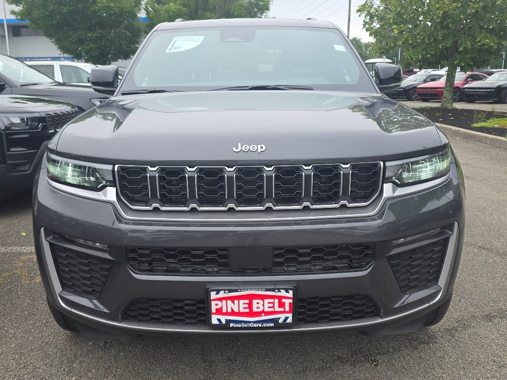New 2026 Baltic Gray Metallic Clear-Coat Exterior Paint Jeep Limited image 7
