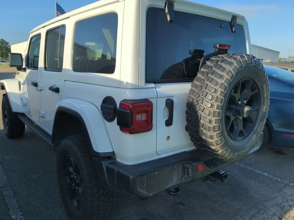 Used 2019 Bright White Clearcoat Jeep Unlimited Moab image 4